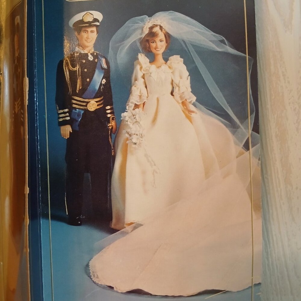 Set of 2 VTG 1982 Prince Charles and Princess Diana of Wales 12" Wedding Dolls - Picture 14 of 16